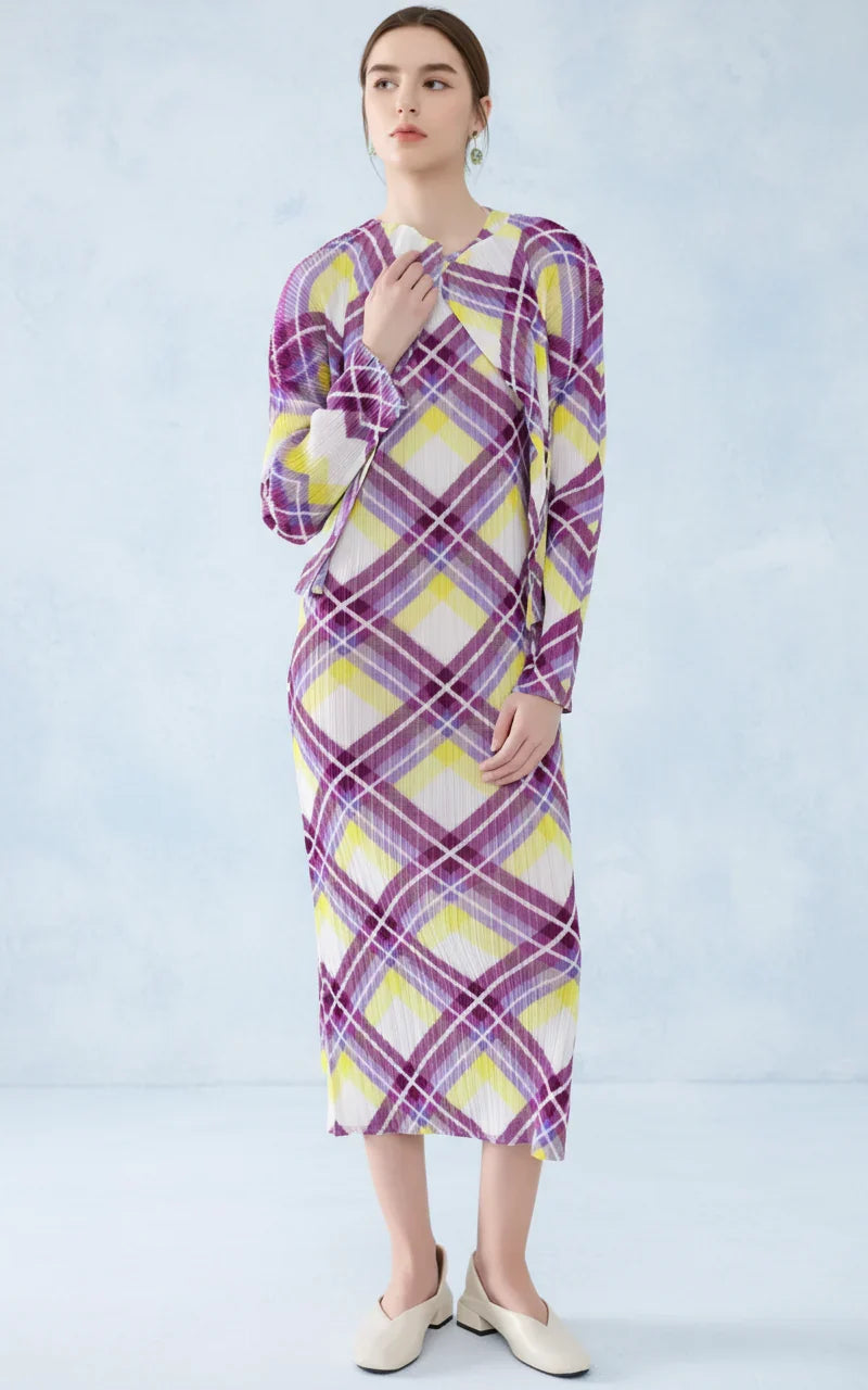 Elegant Plissé Dress & Cardigan