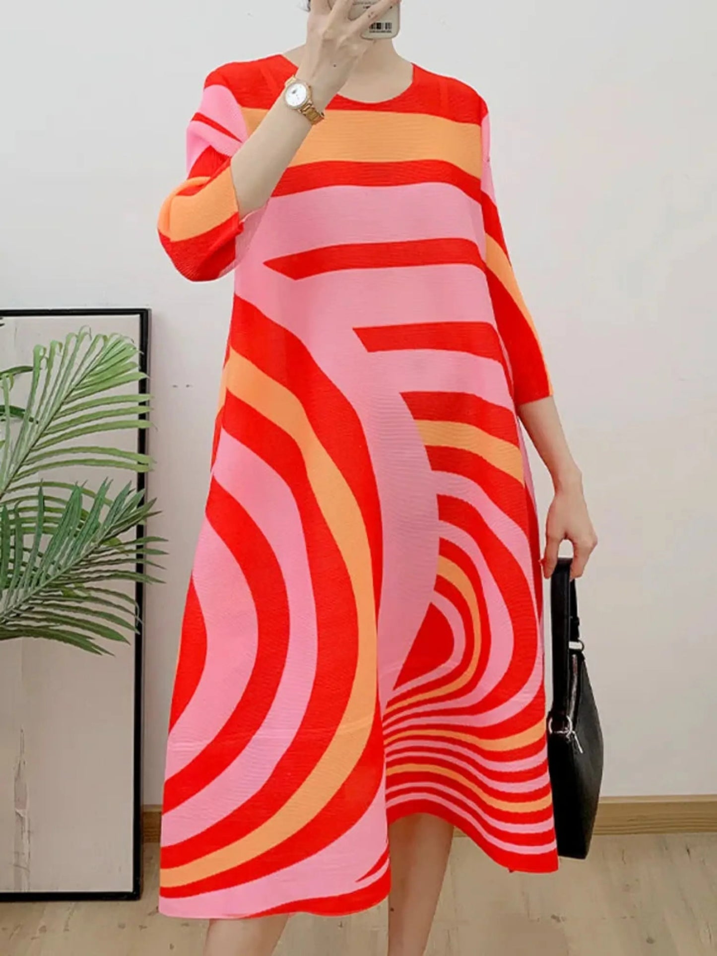 Elegant Swirl Pleated Dress